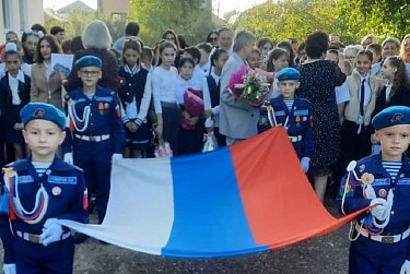 День знаний депутаты встретили со школьниками и студентами